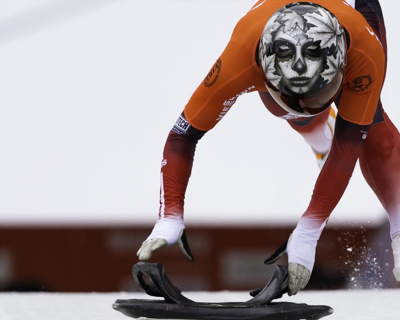 Рисунок на шлеме спортсмена