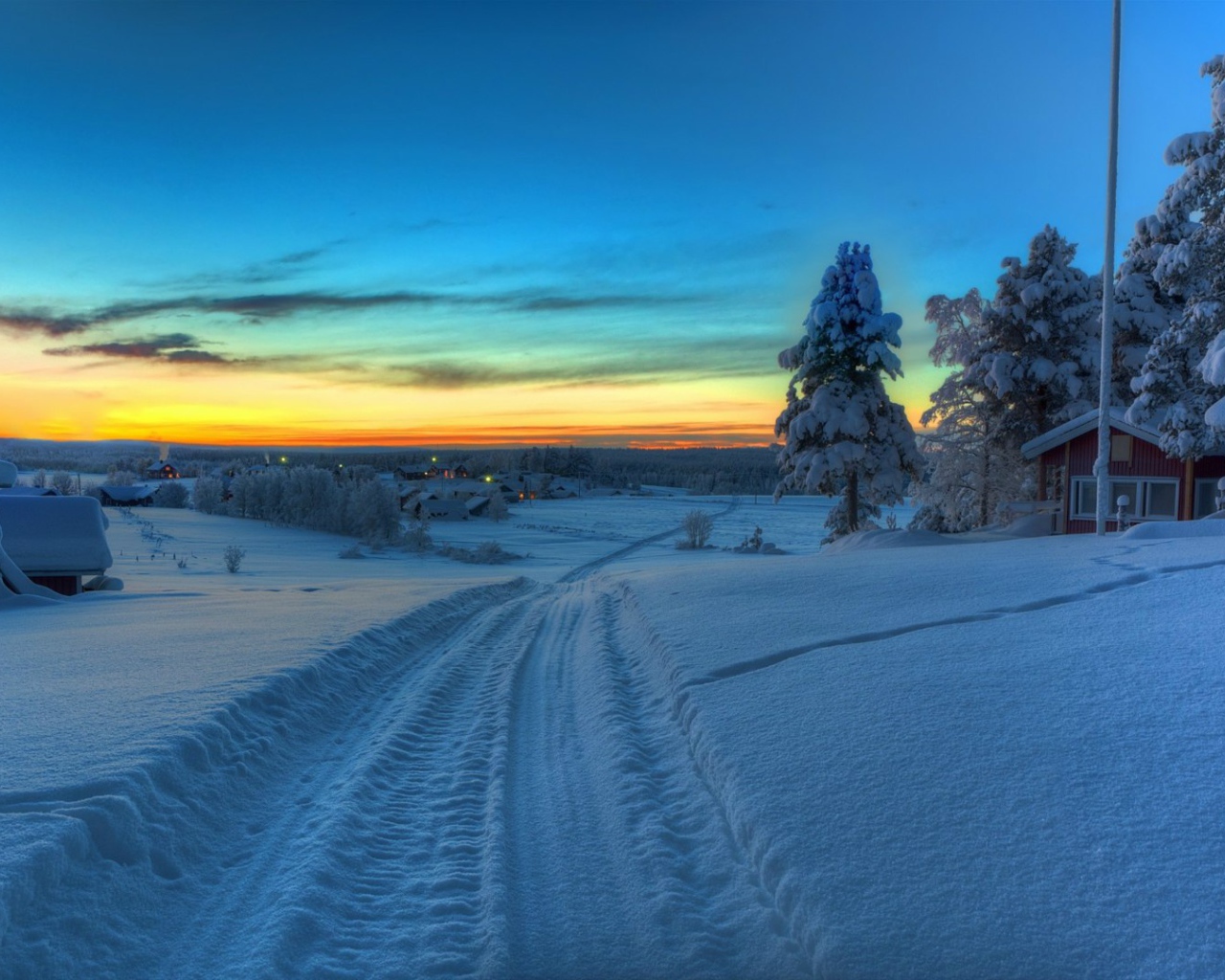 Зимняя дорога в деревне