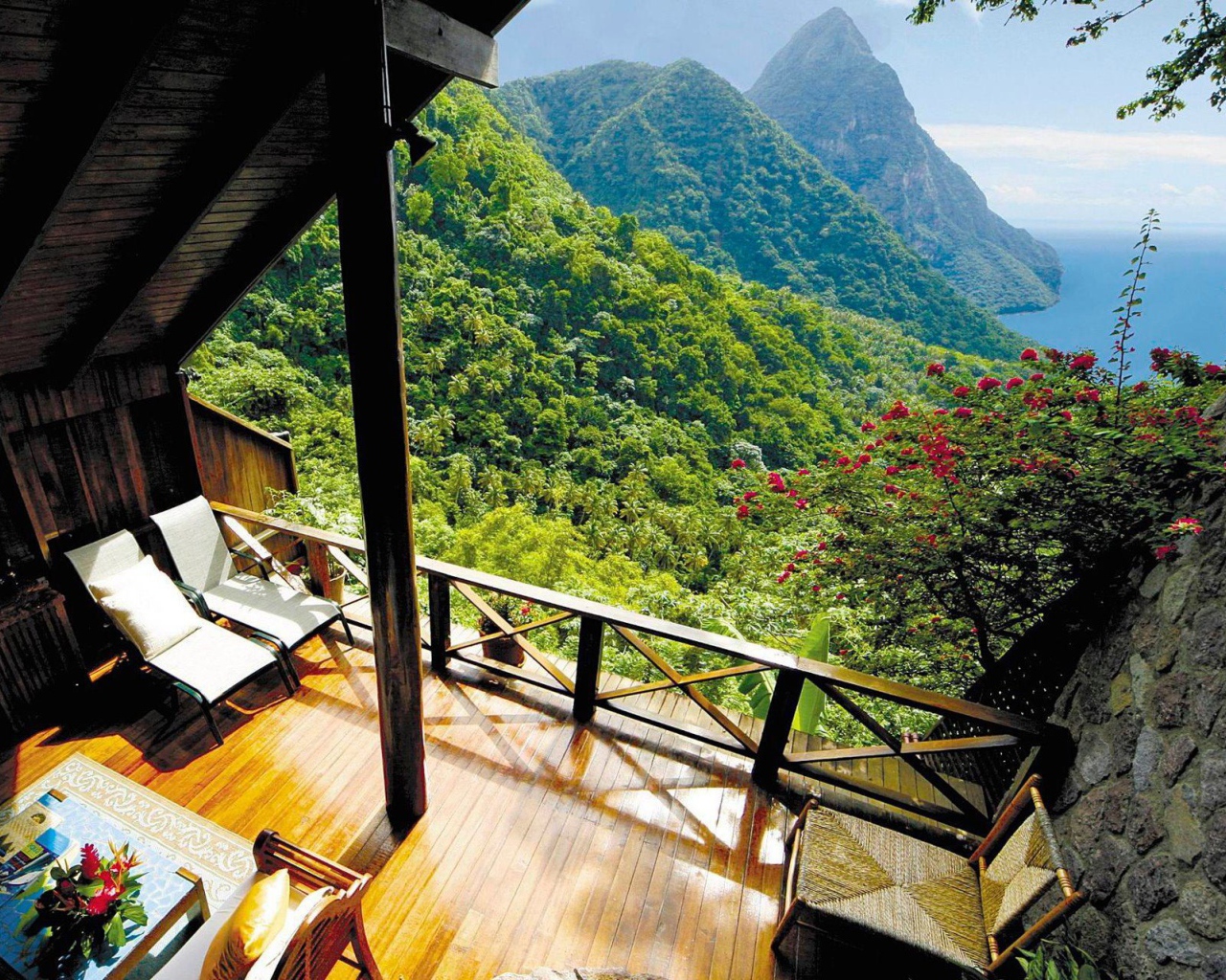 Балкон в доме у моря