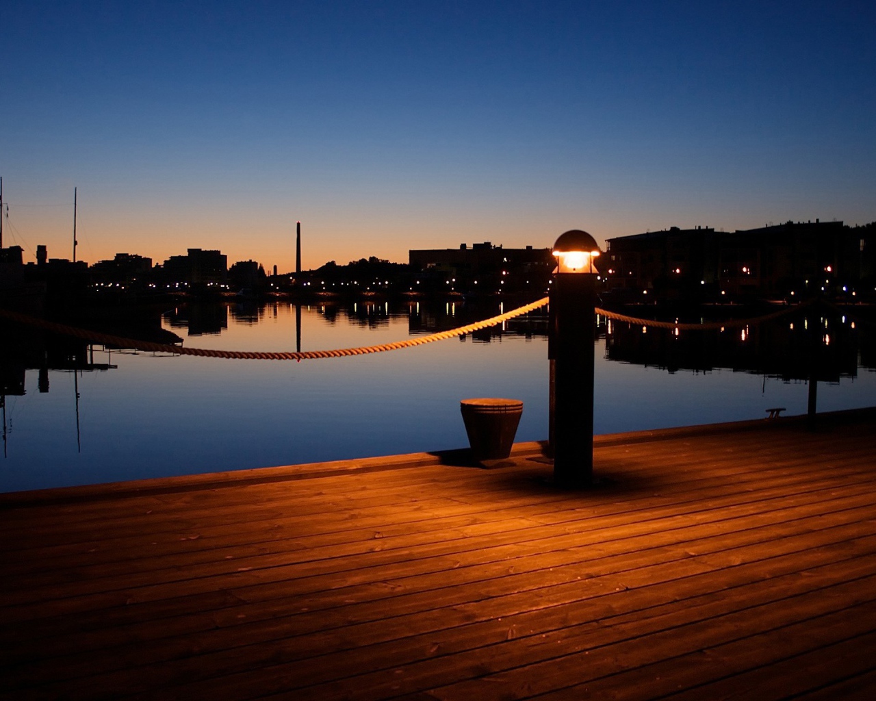Вечерняя набережная в Финляндии