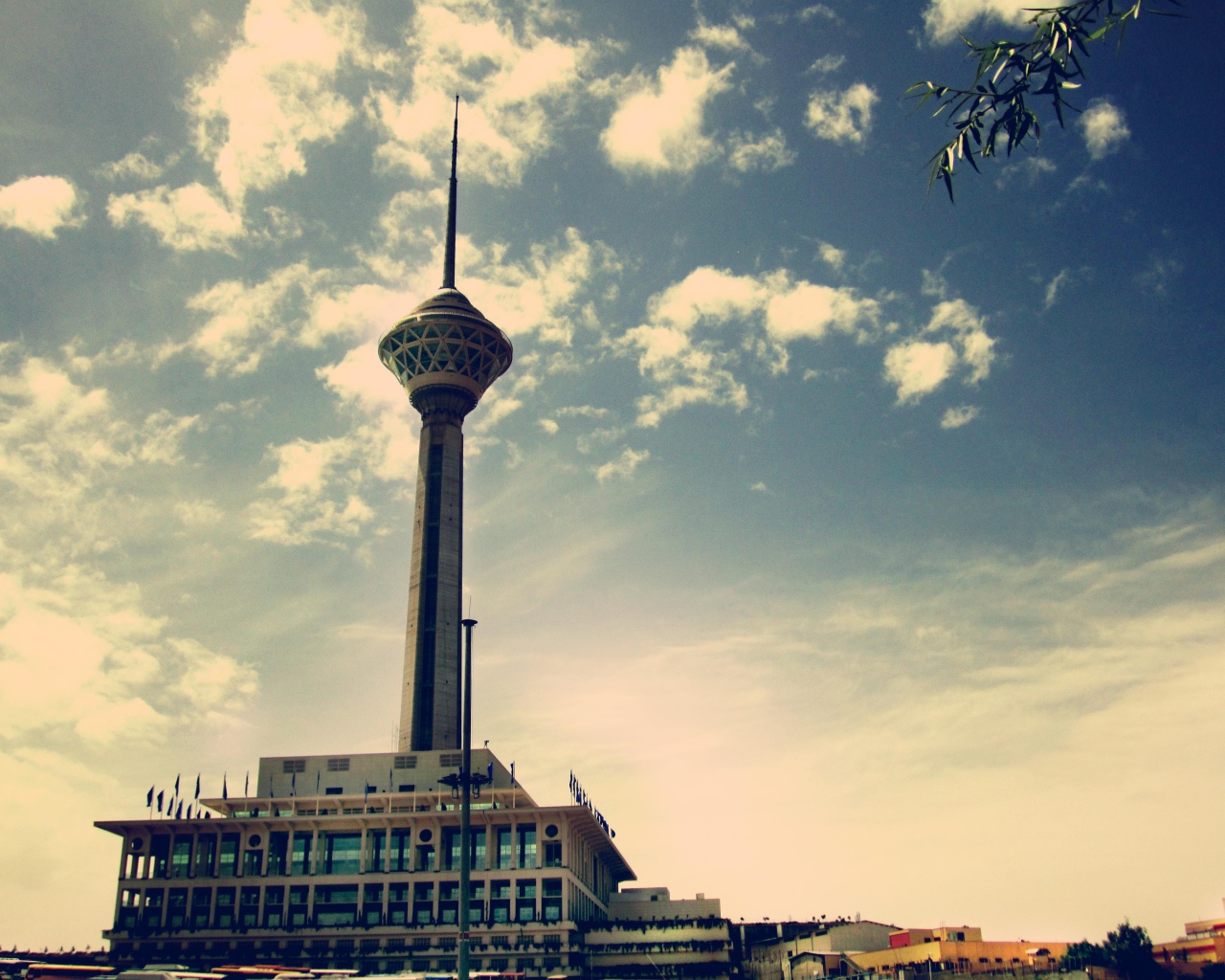 Телевизионная башня в Тегеране, Иран