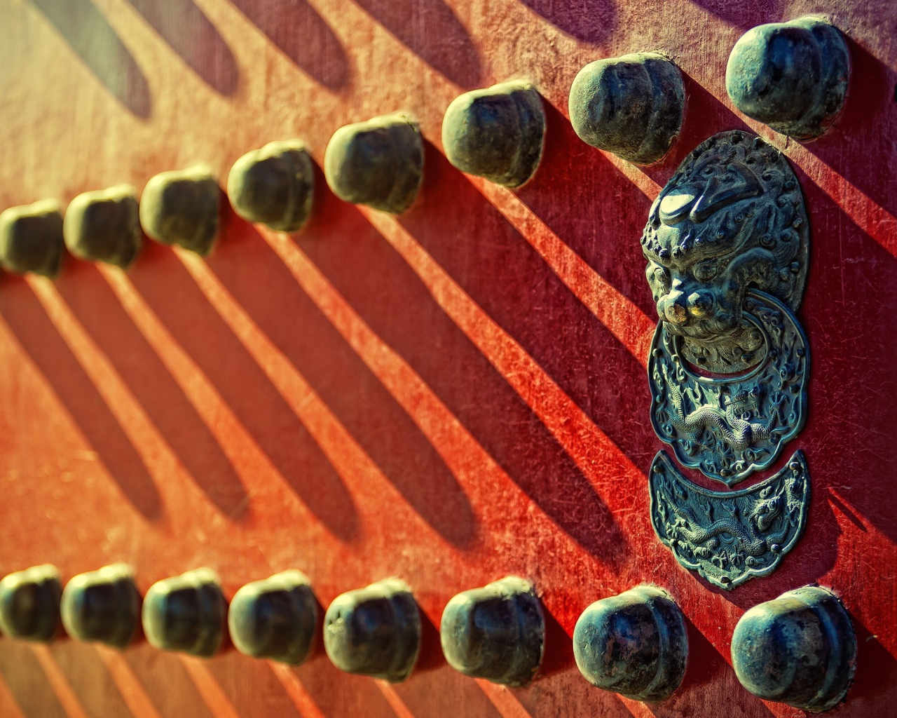 Украшения на входной двери в Китае