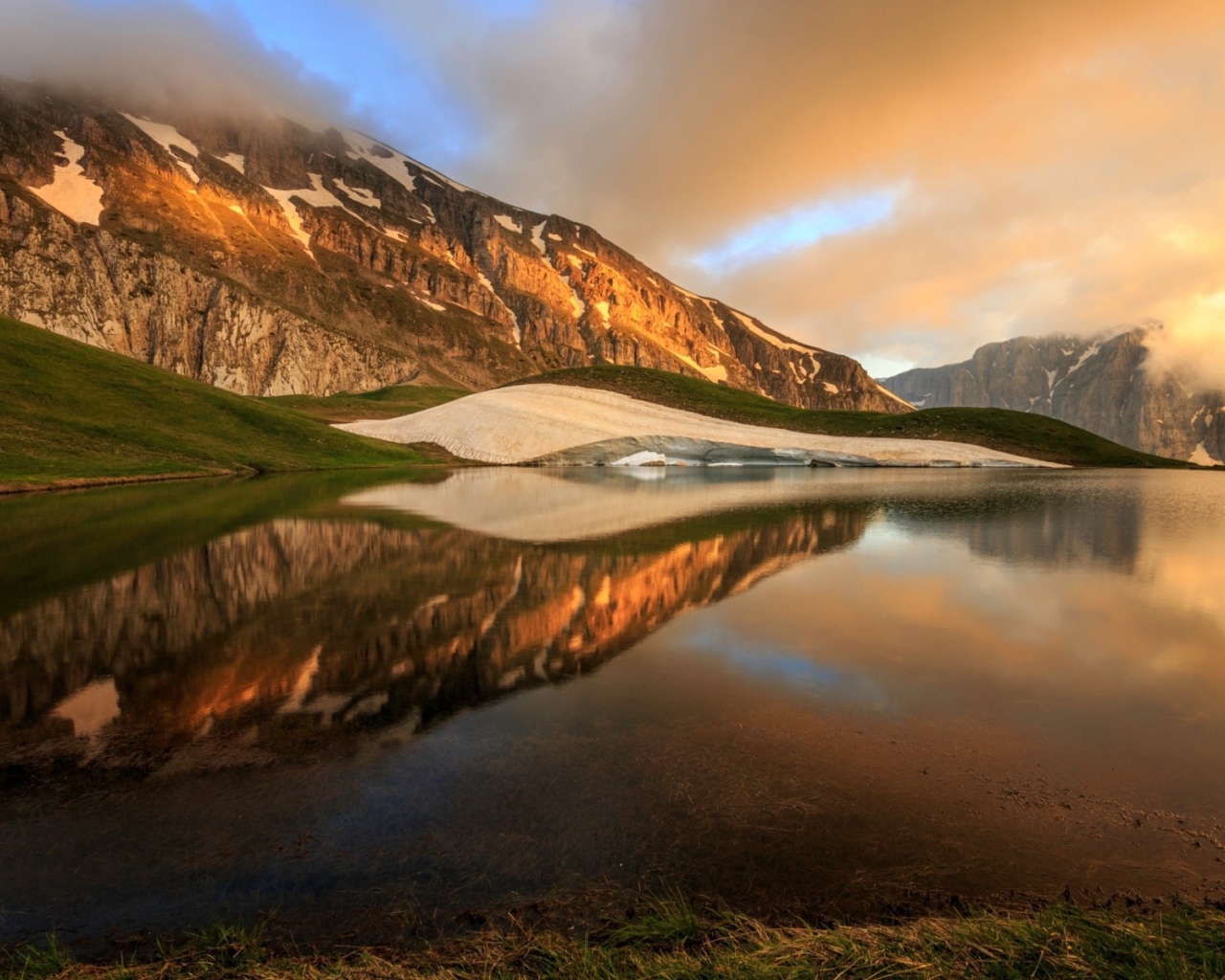 Озеро в горах, Греция