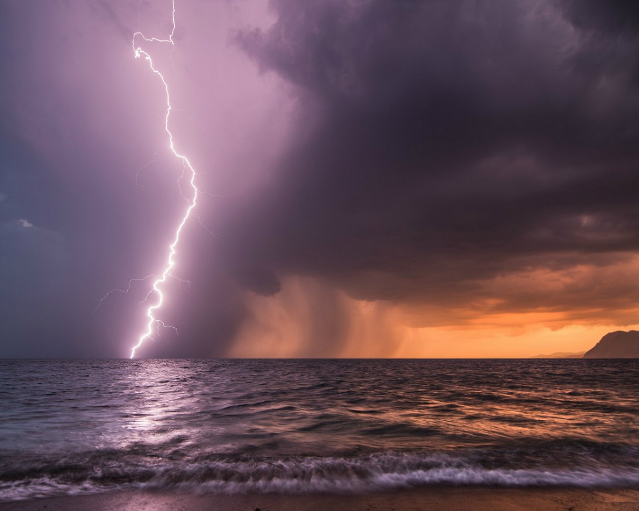 Буря в Патрах, Греция