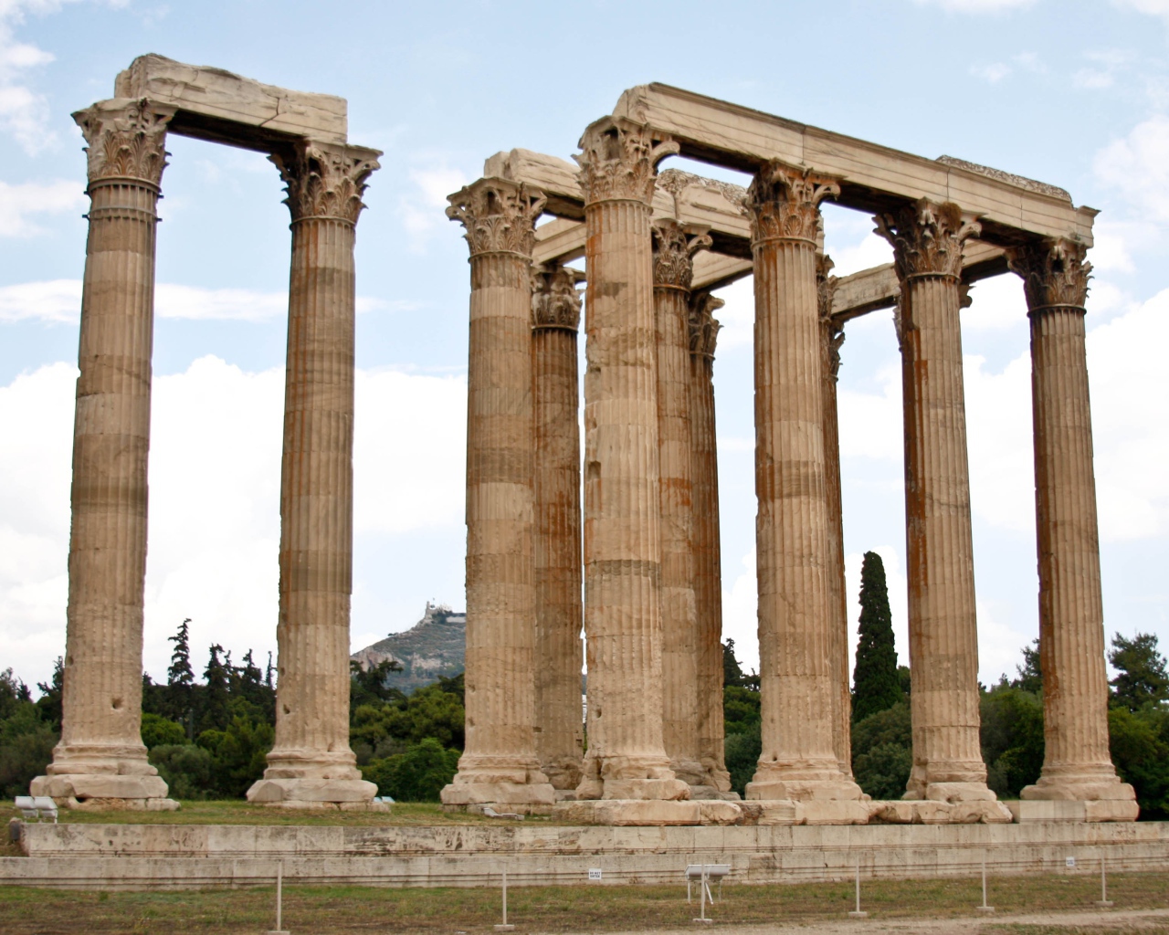 Древний храм Зевса, Греция