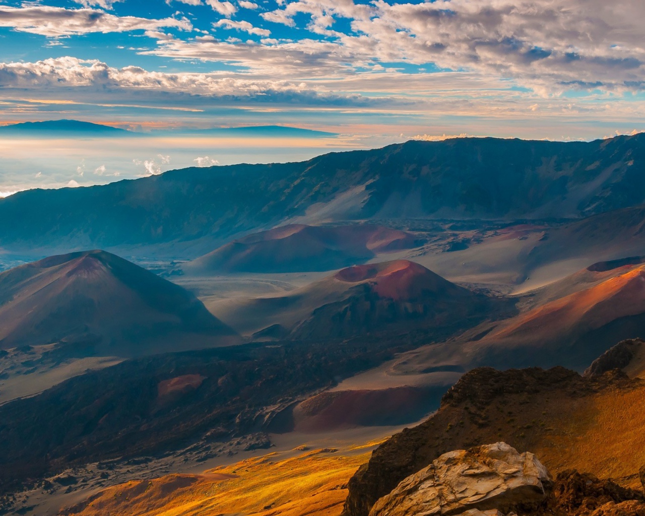 Вулканический пейзаж на Мауи, Гавайи