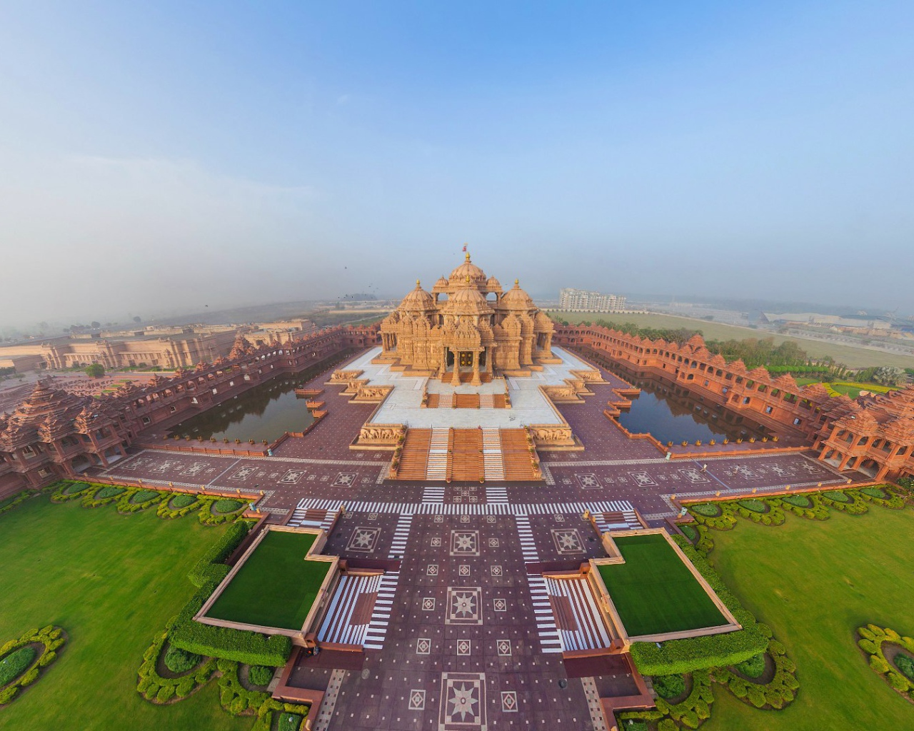 Индуистский храм в Индии