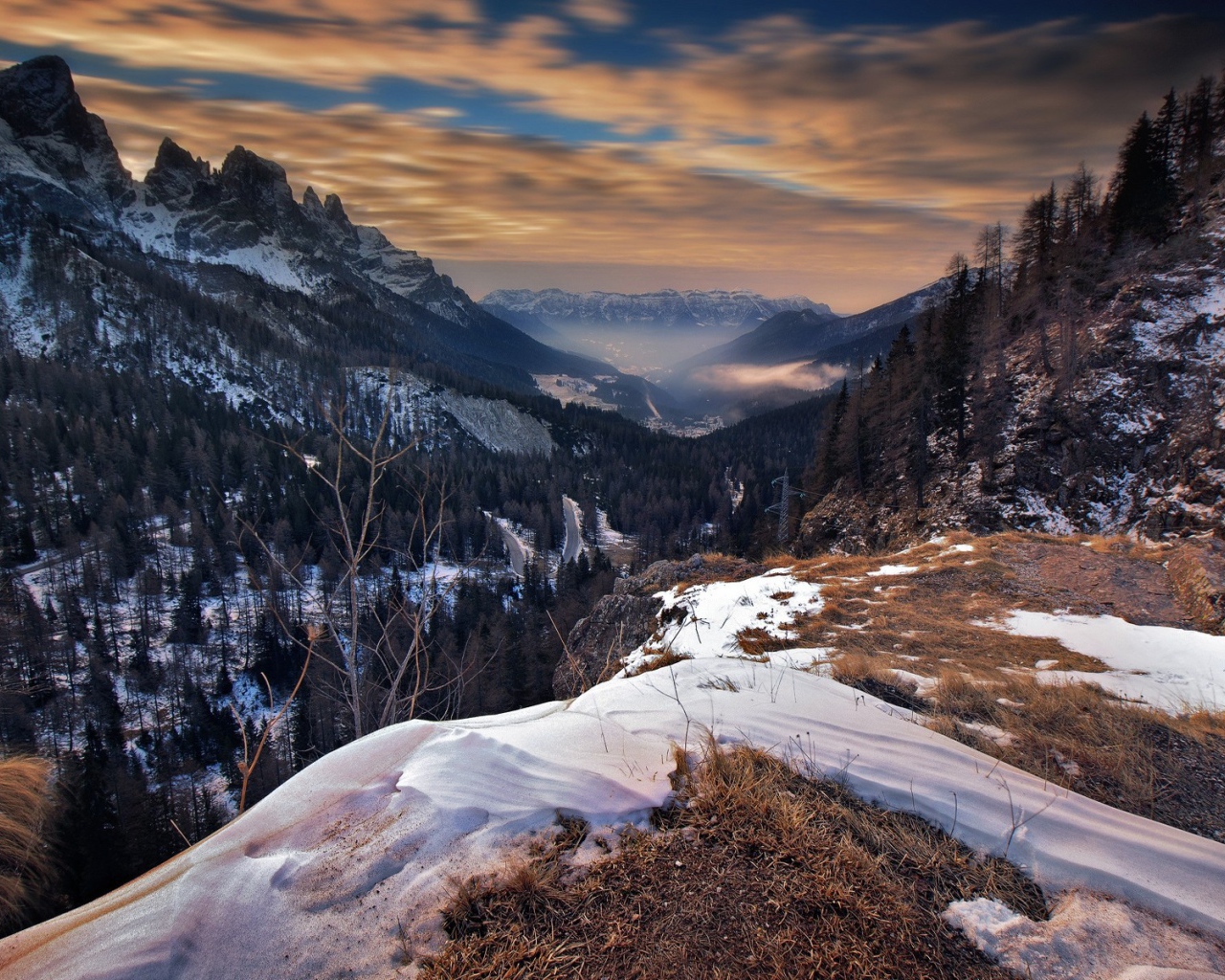 Зимняя горная долина в Италии