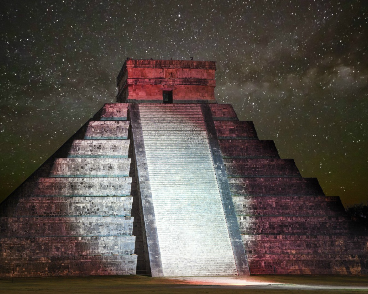 Пирамида Майя в Мексике