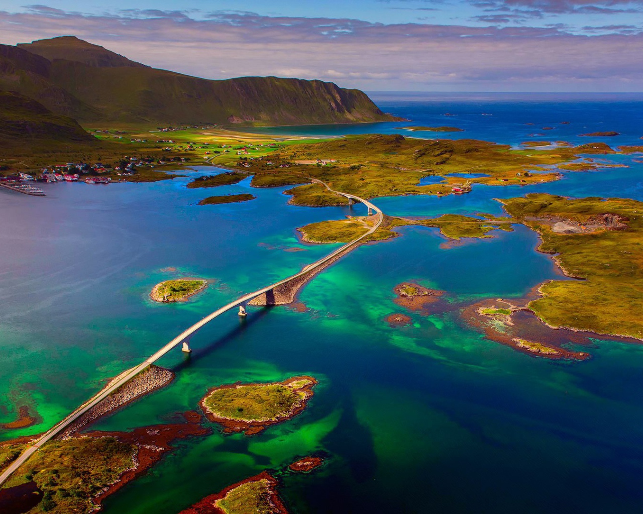 Мост на Лофотенских островах, Норвегия