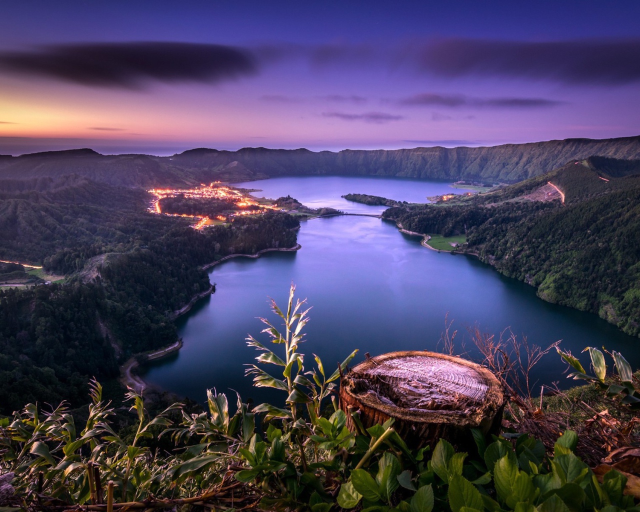 Панорама горного озера, Португалия