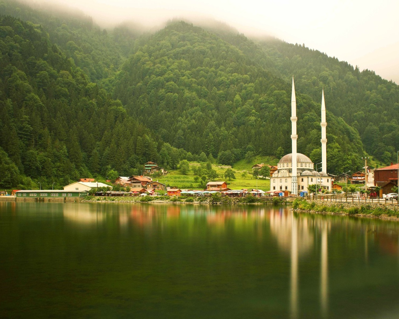 Мечеть у озера в Турции, Трабзон