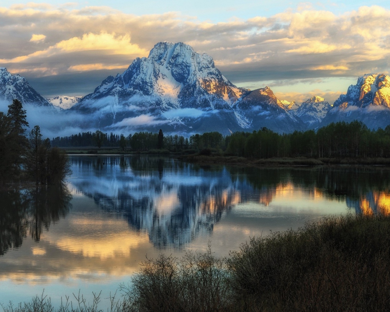 Красочный пейзаж в национальном парке Гранд Титон
