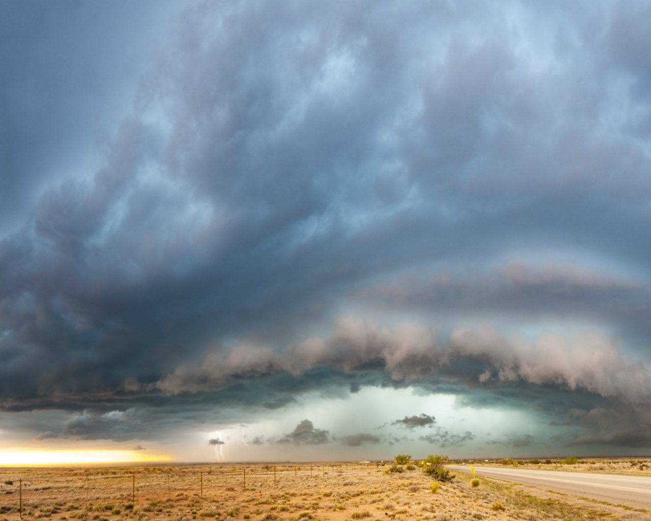 Буря в пустыне. Штат Нью-Мексико, США