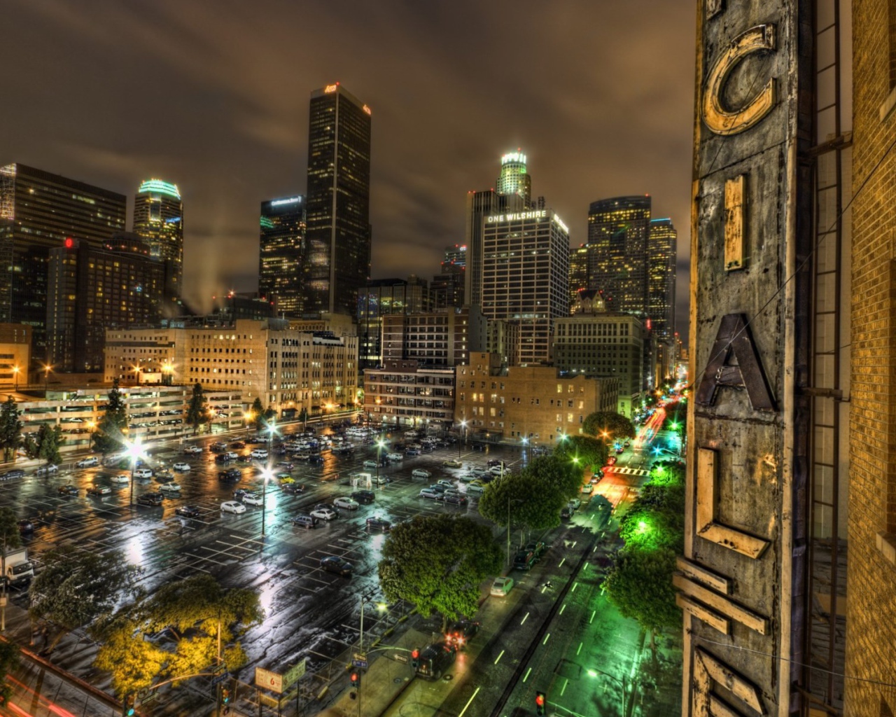 Парковка в ночном Лос-Анжелесе