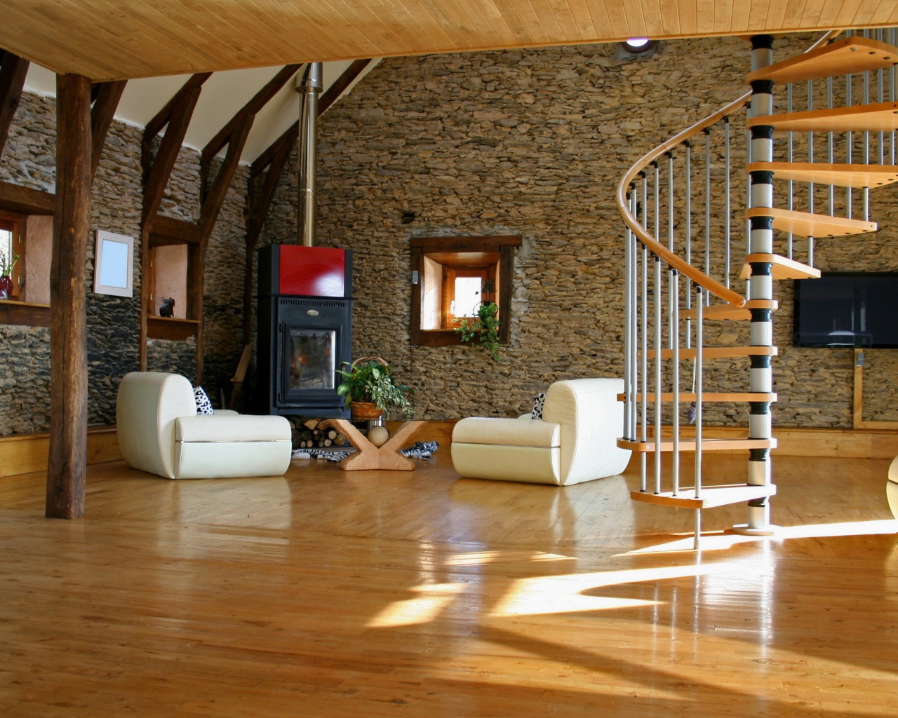 Винтовая лестница в каменном доме