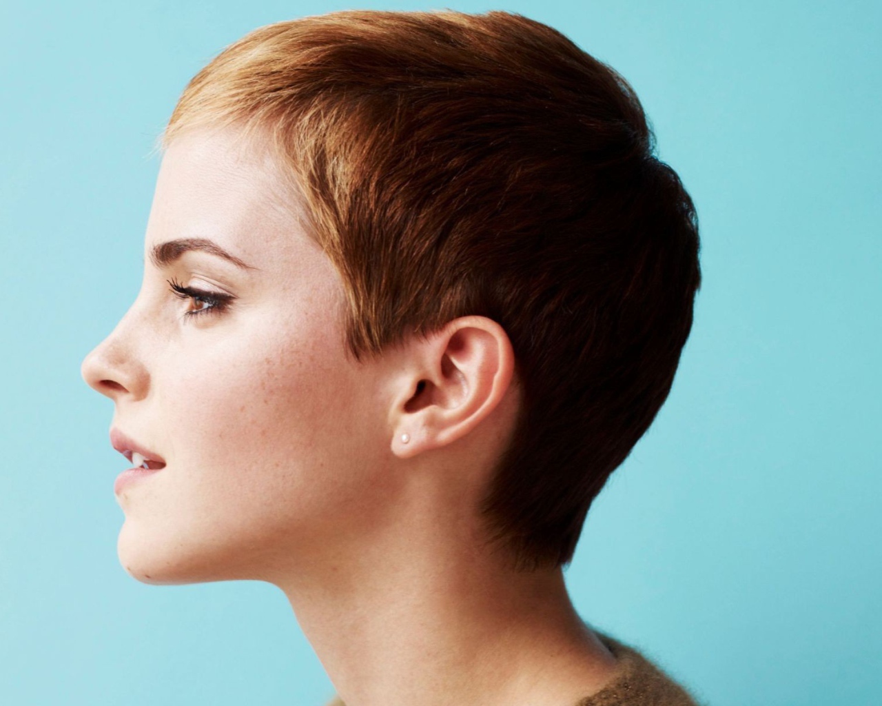 Эмма Уотсон с короткой стрижкой