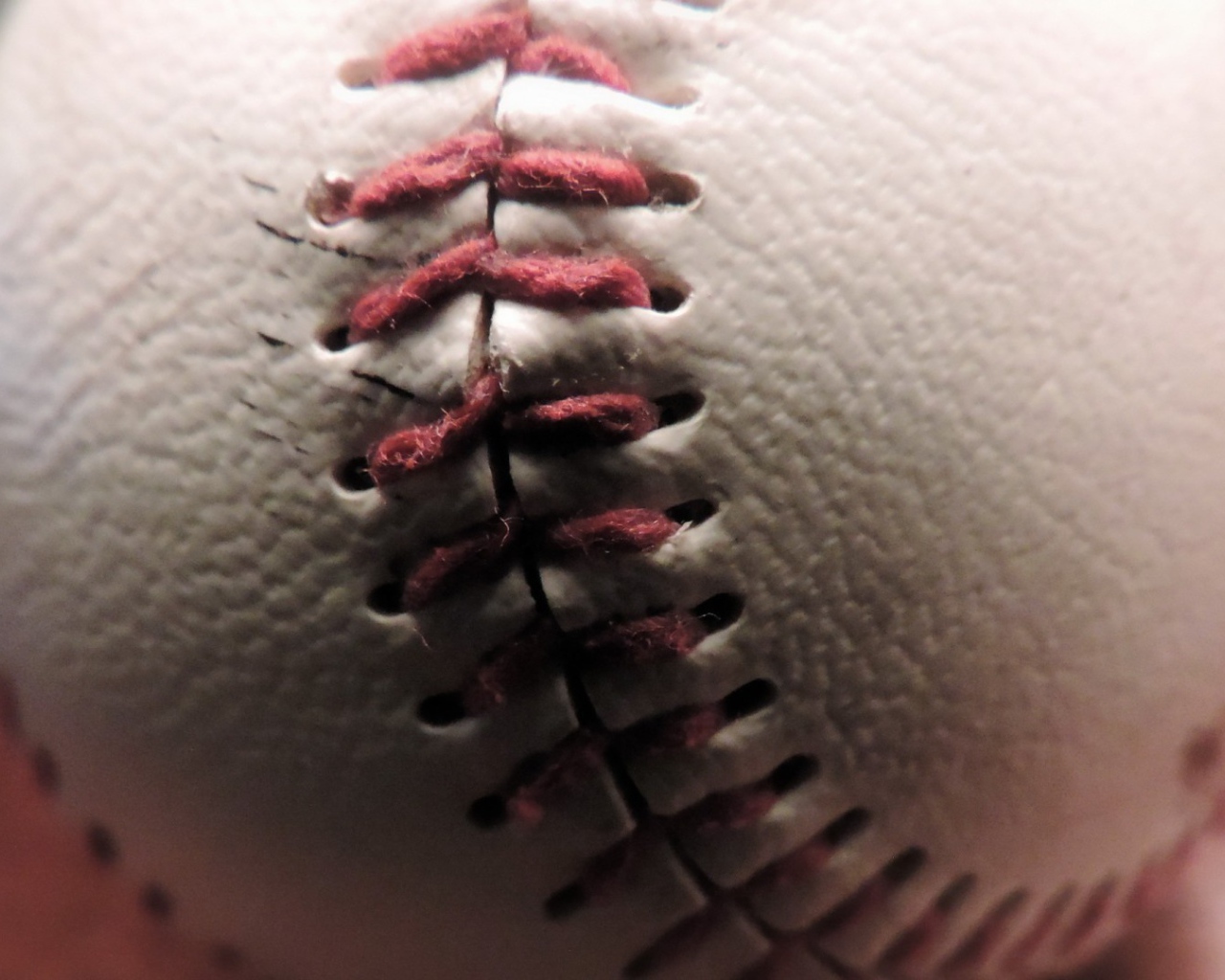 Прошивка на баскетбольном мяче