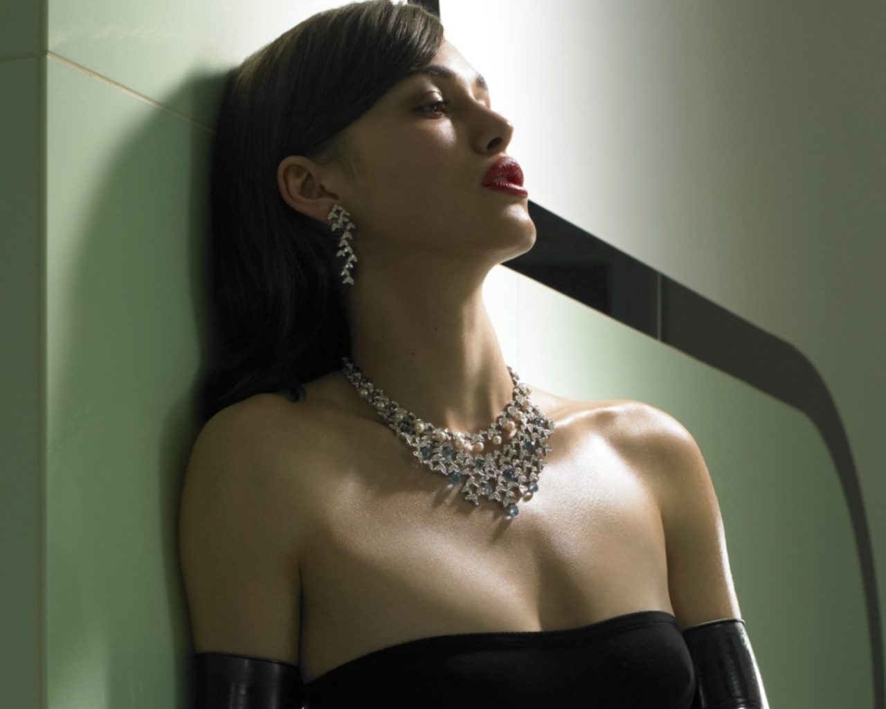 Драгоценности на шее Киры Найтли