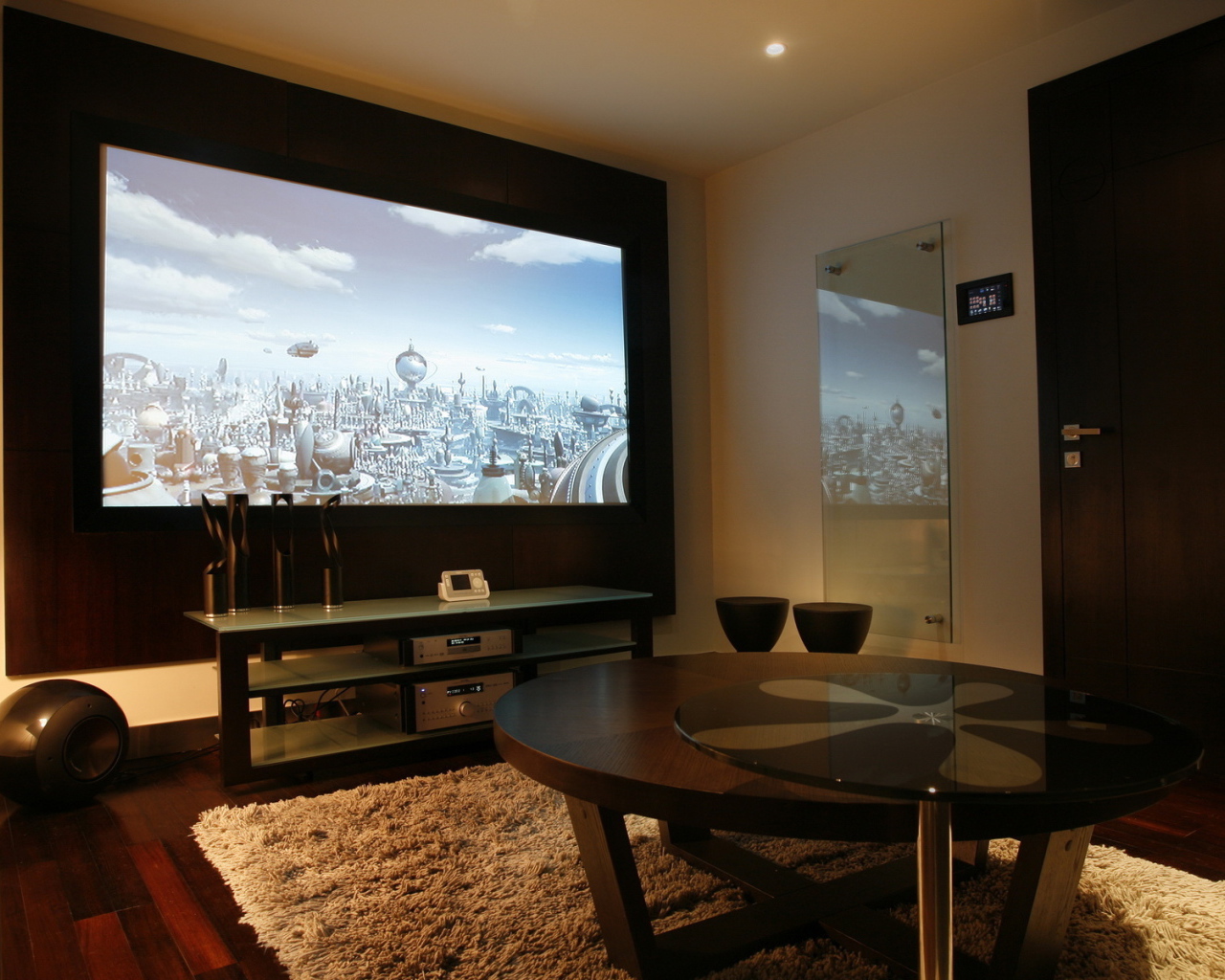 Интерьер комнаты с кинотеатром