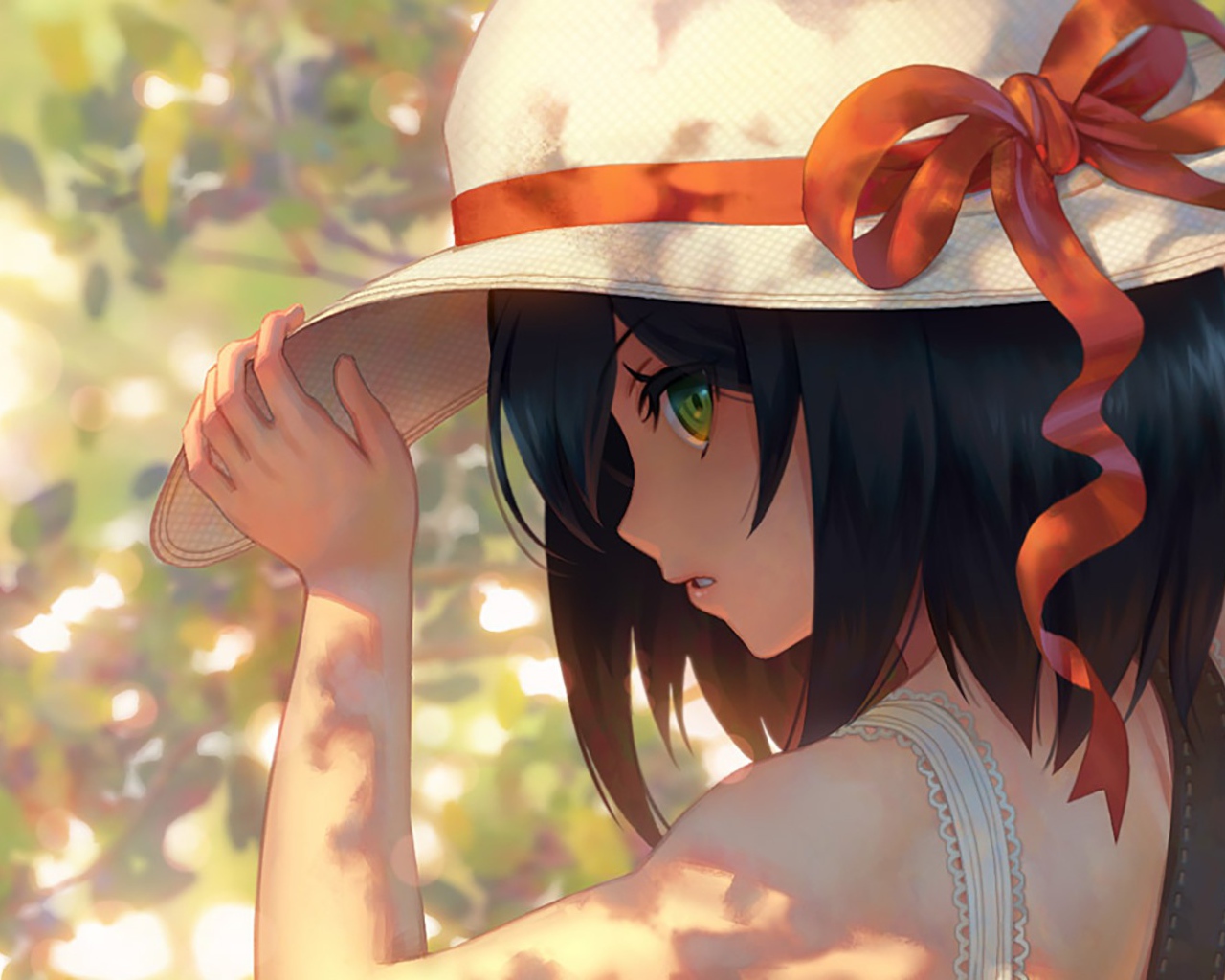 Аниме девушка в шляпе с красным бантом 