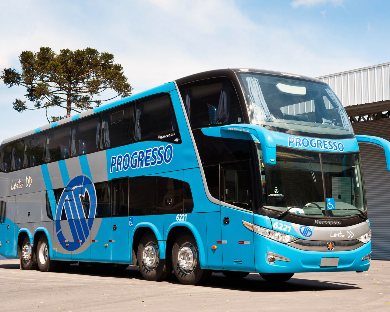 Синий большой автобус Marcopolo Paradiso G7 1800 DD 8×2
