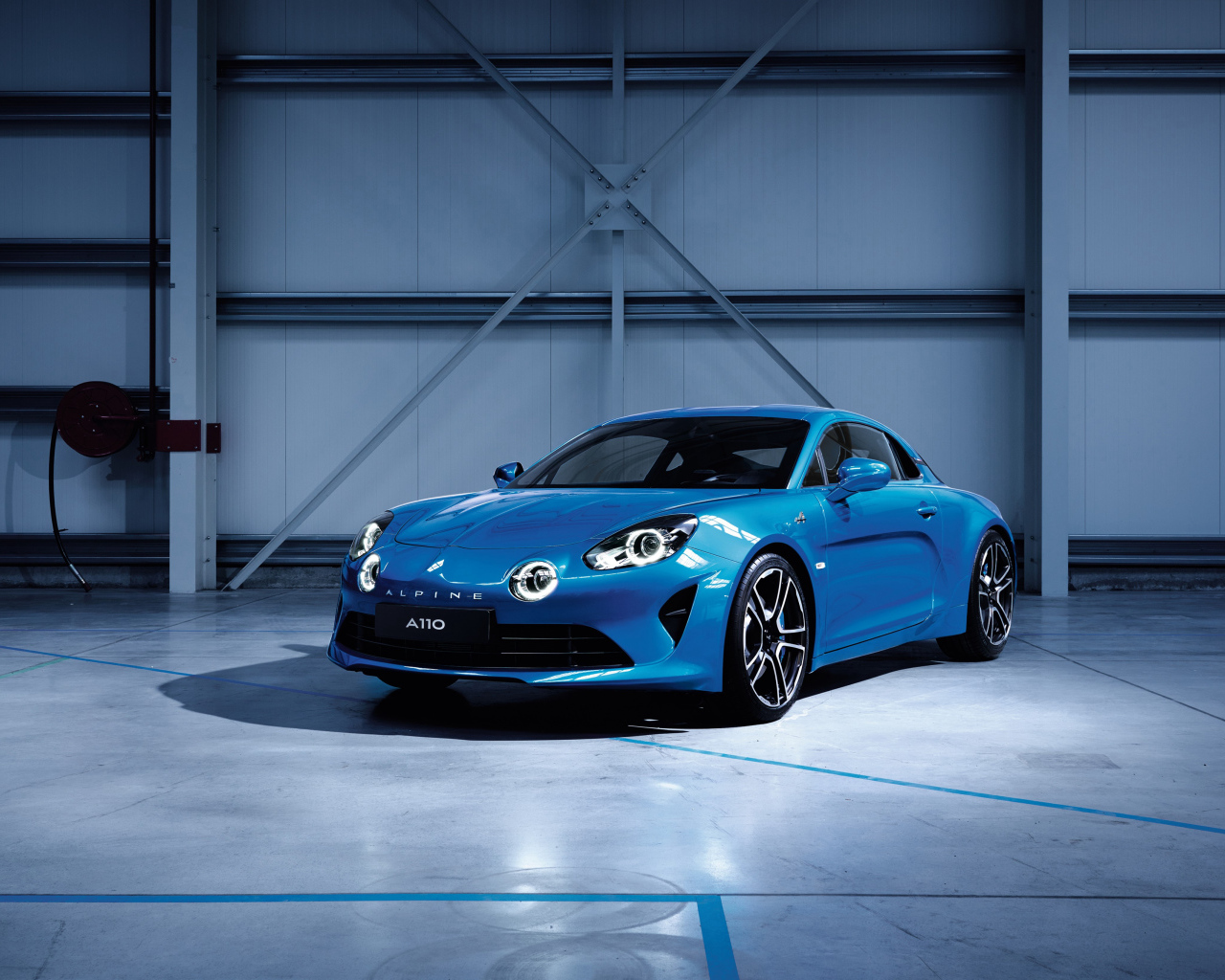 Автомобиль Alpine A110 Premiere Edition, 2017, цвет синий металлик 