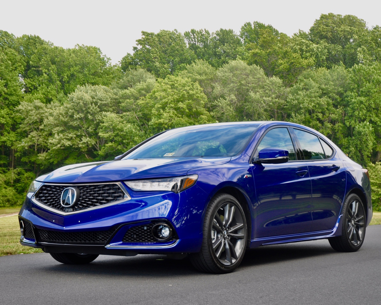 Синий электрический автомобиль Acura TLX A-Spec, 2018