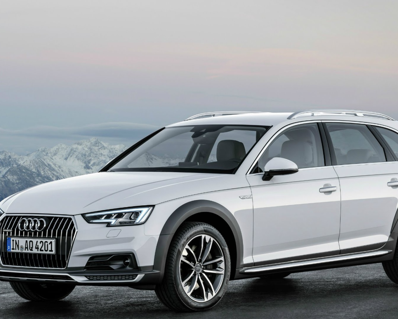 Автомобиль Audi A4 модель 2017 года