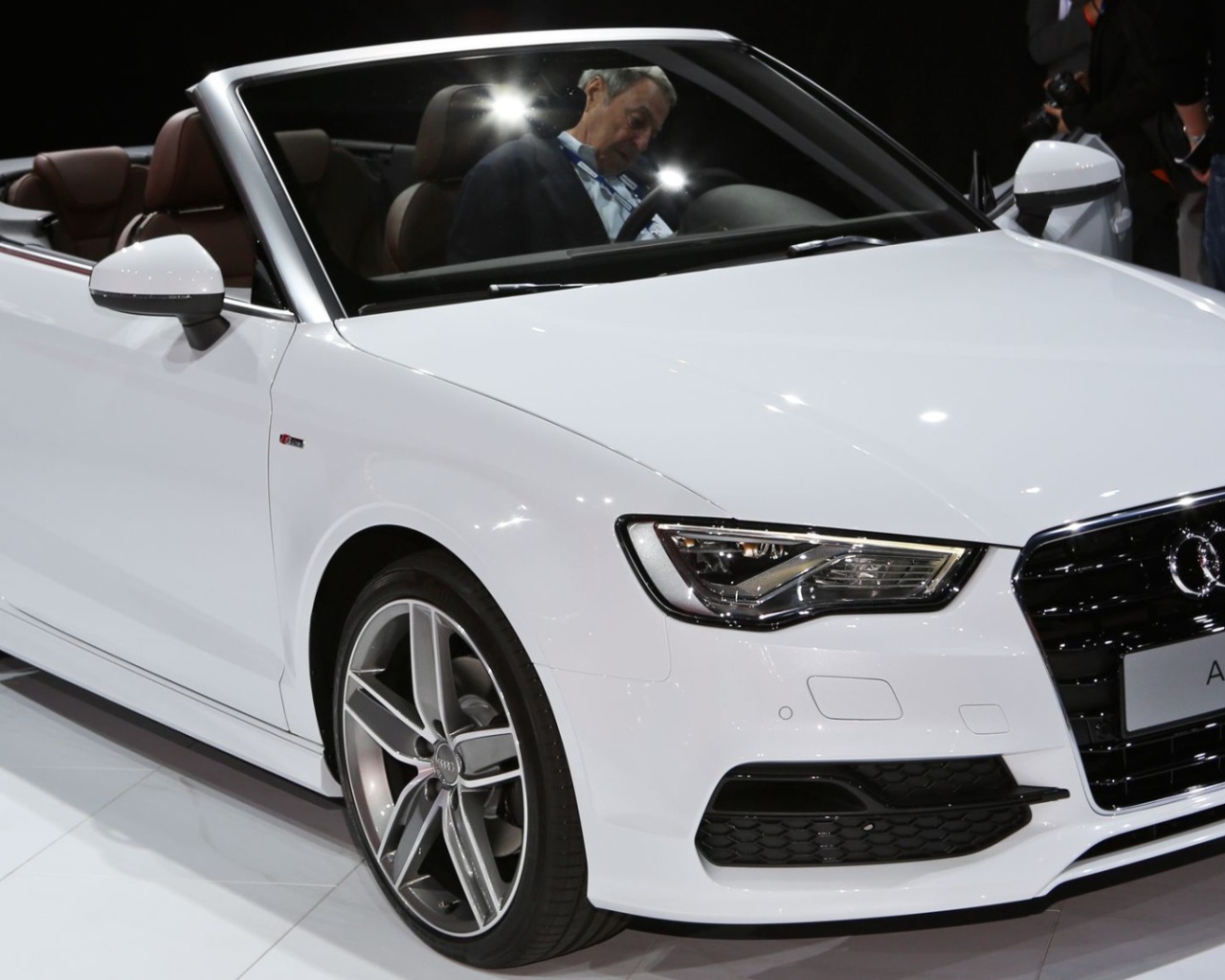 Белоснежный стильный Audi A3 2017 