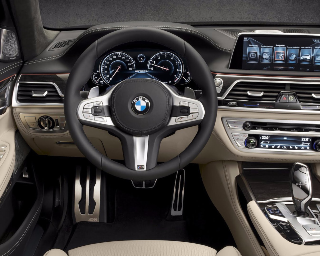 Кожаный салон BMW M760Li xDrive 2017