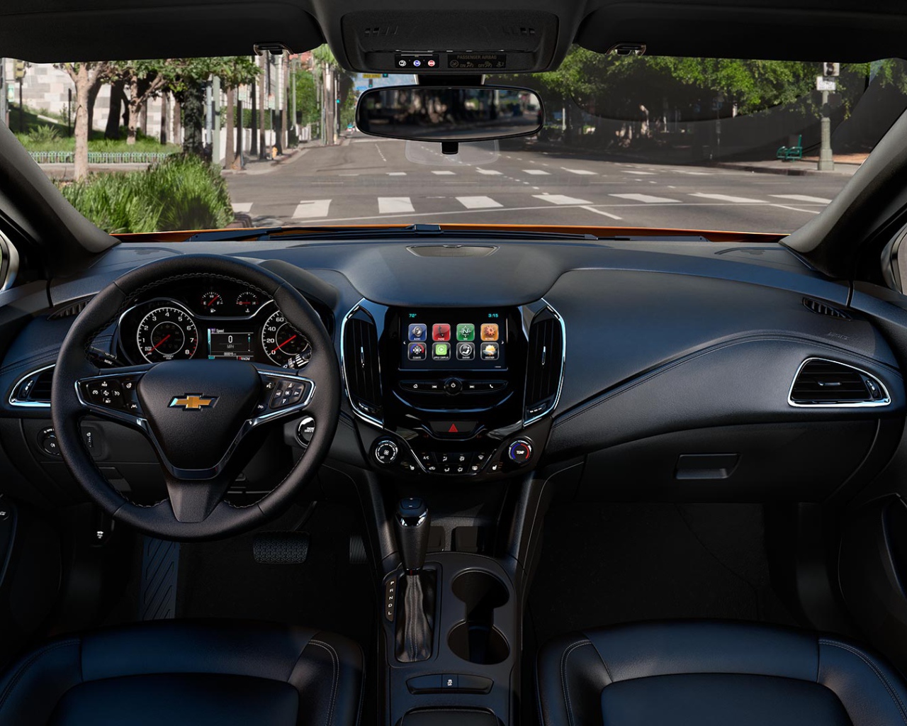 Черный кожаный салон Chevrolet Cruze 2017 хэтчбек