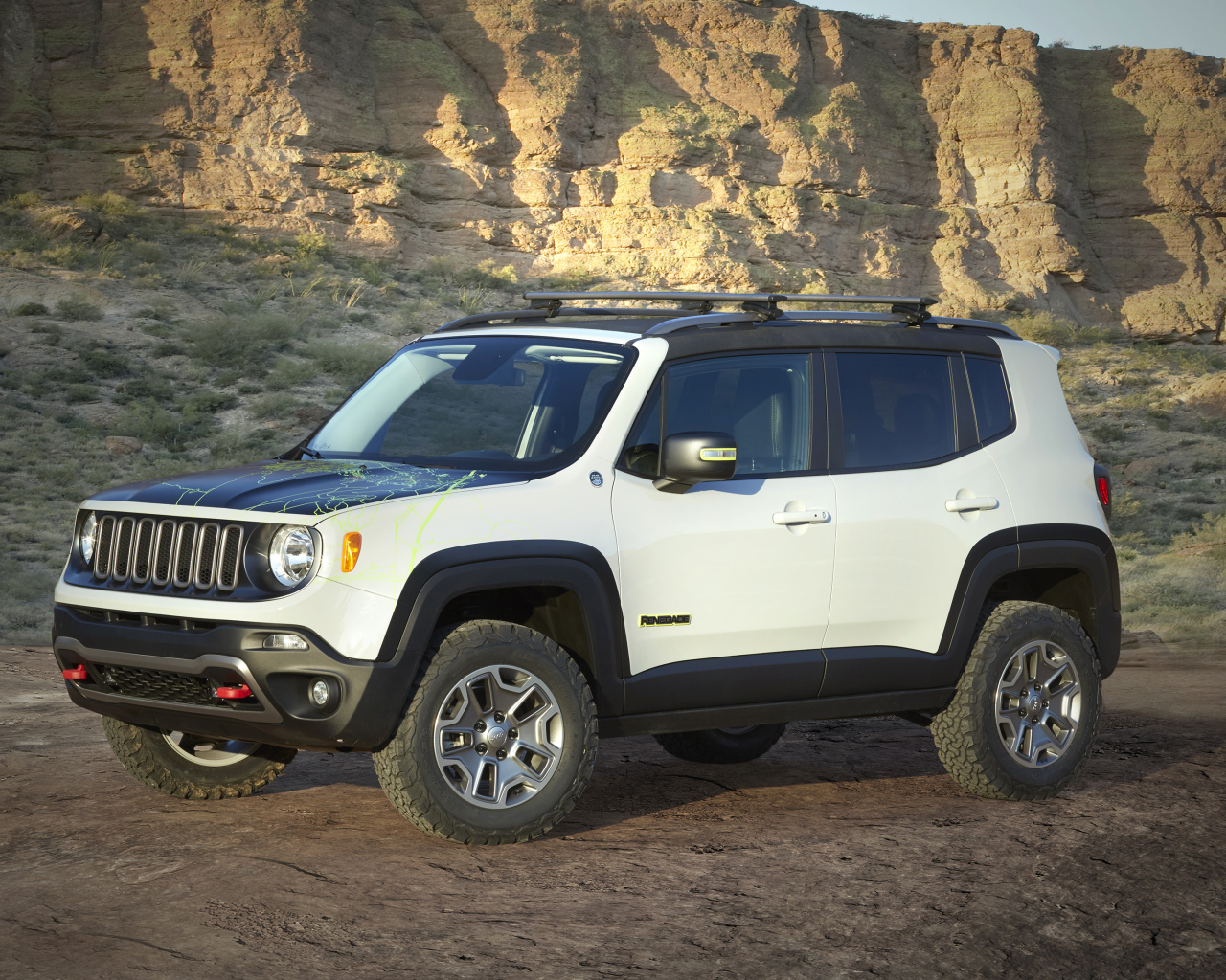Стильный белый Jeep Renegade Commander Concept 