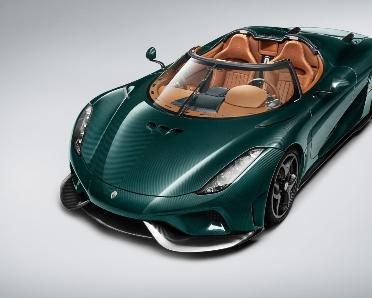 Зеленый автомобиль кабриолет  Koenigsegg Regera
