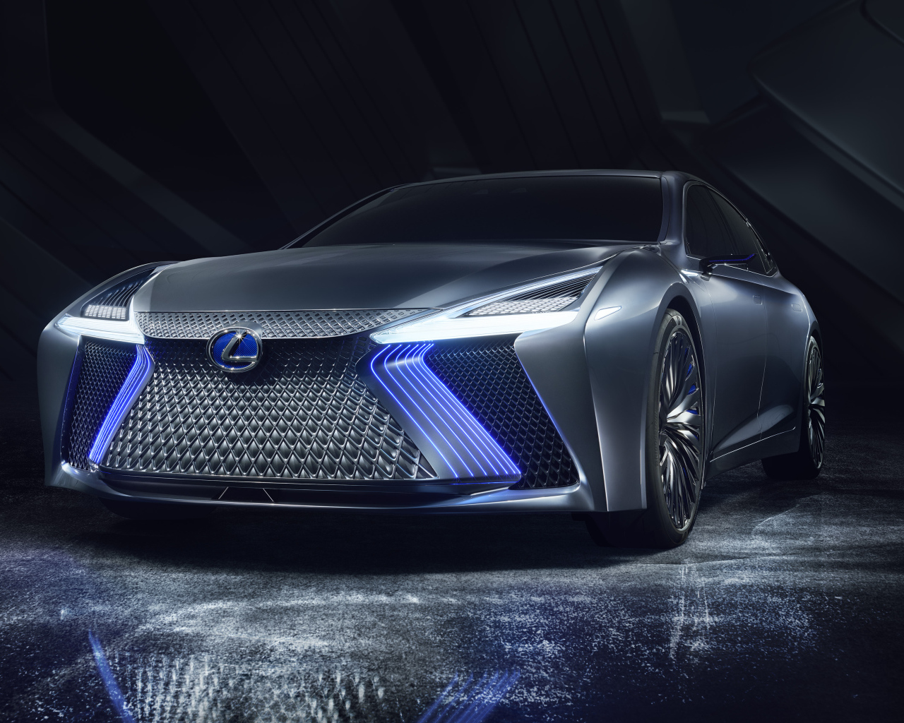 Автомобиль Lexus LS+ Concept, 2017 вид спереди