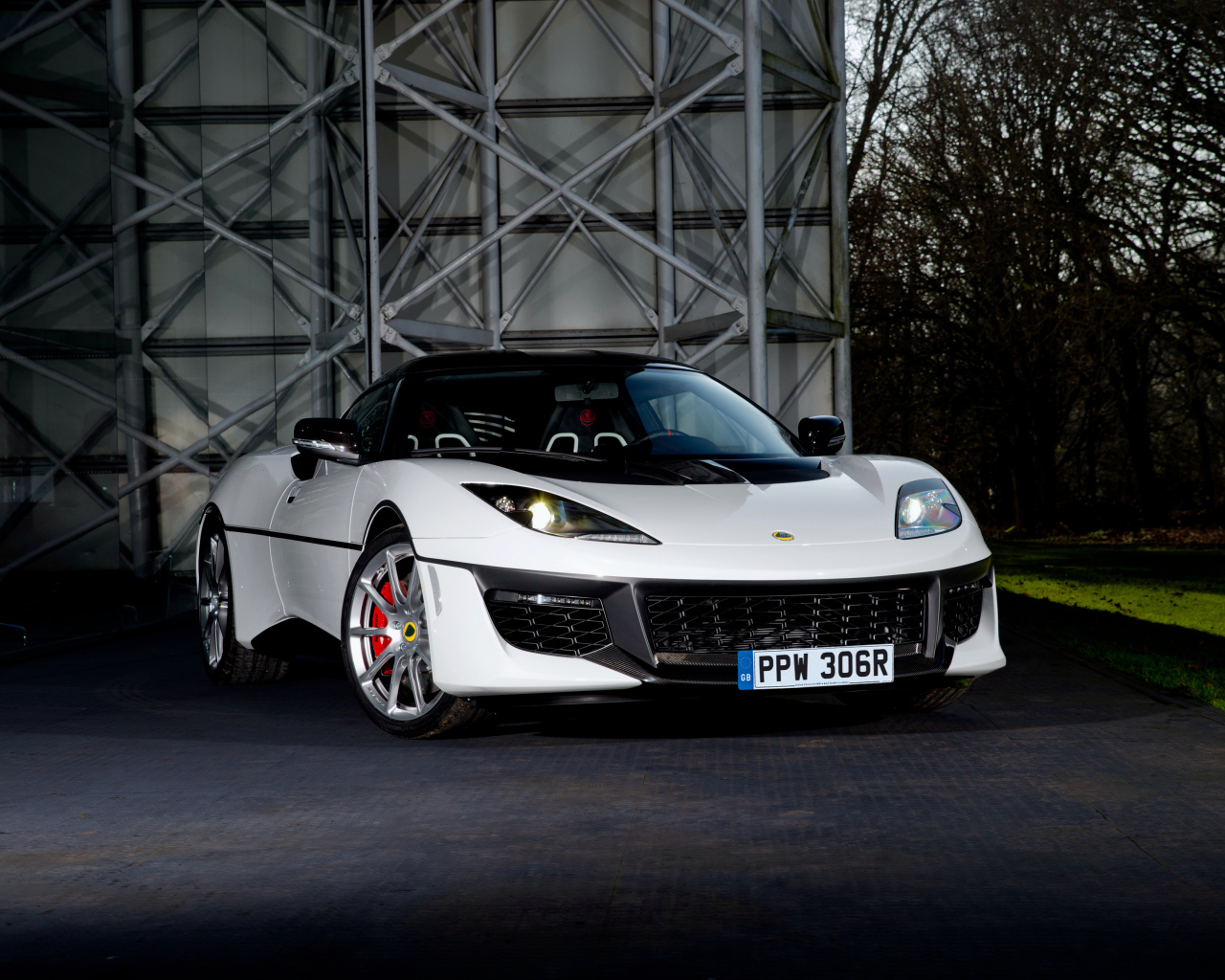Белый спортивный автомобиль Lotus Evora Sport 410 Esprit S1, 2017 