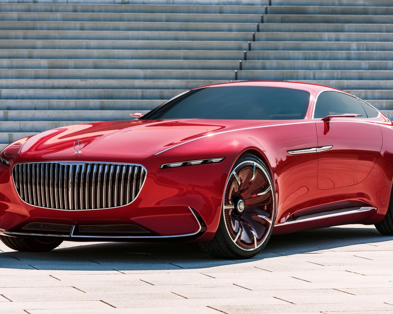 Красный автомобиль Vision Mercedes Maybach 6, 2017 