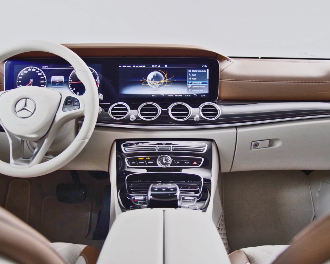 Салон Mercedes-Benz E-Class 2017 года