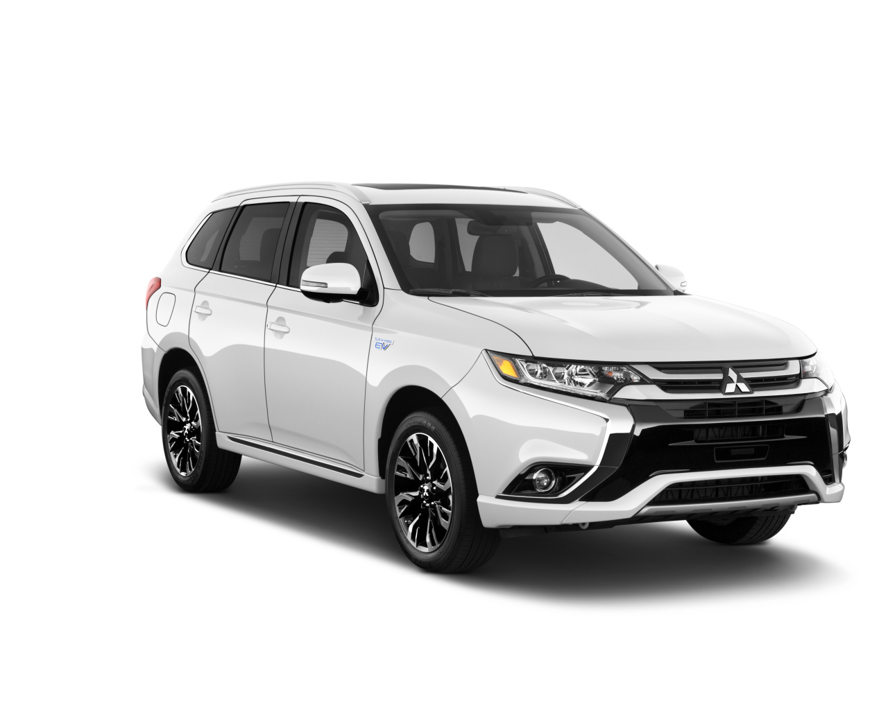 Белый компактный кроссовер Mitsubishi Outlander, 2018