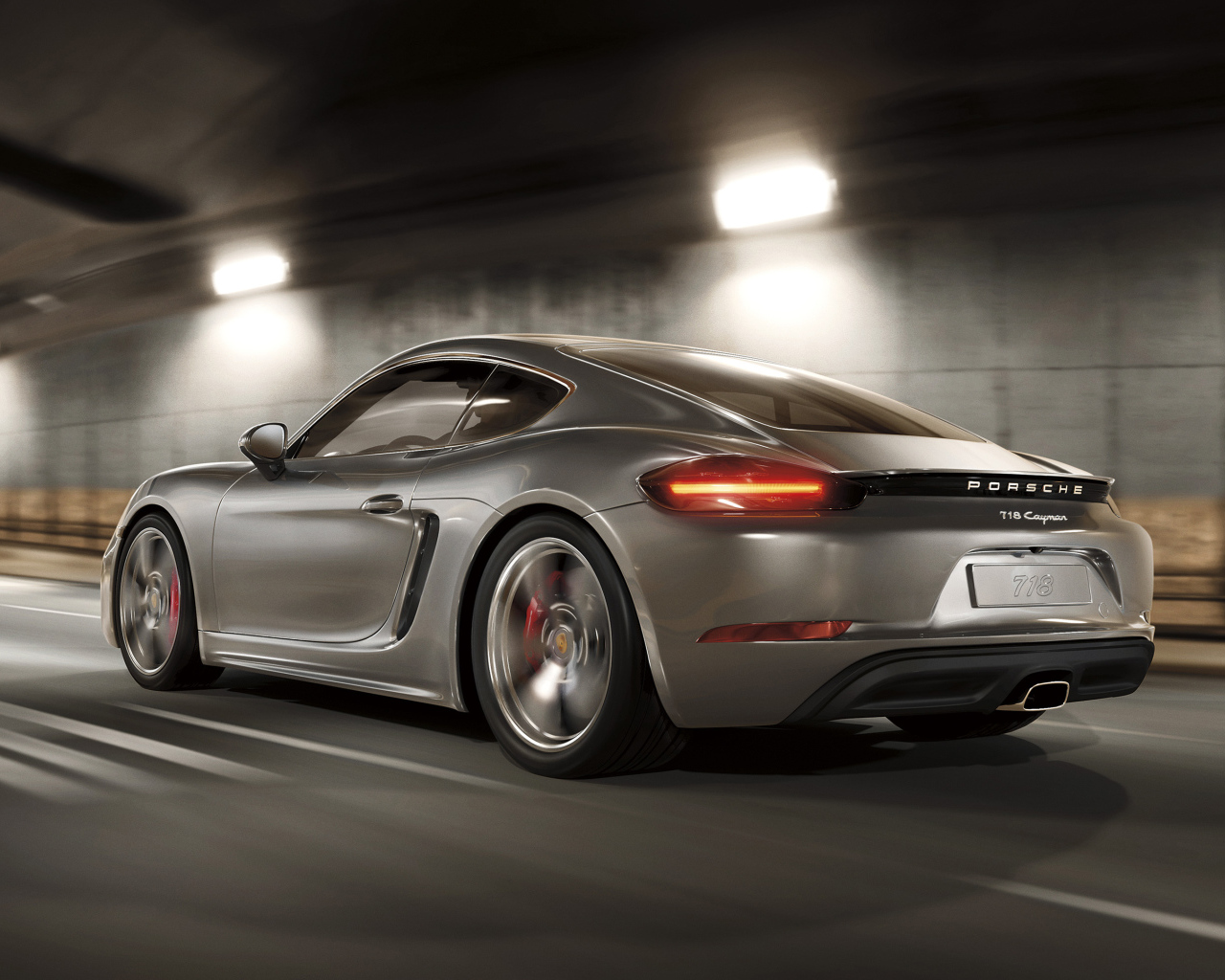 Спортивный автомобиль Porsche 718 Cayman GT4, 2018 вид сзади