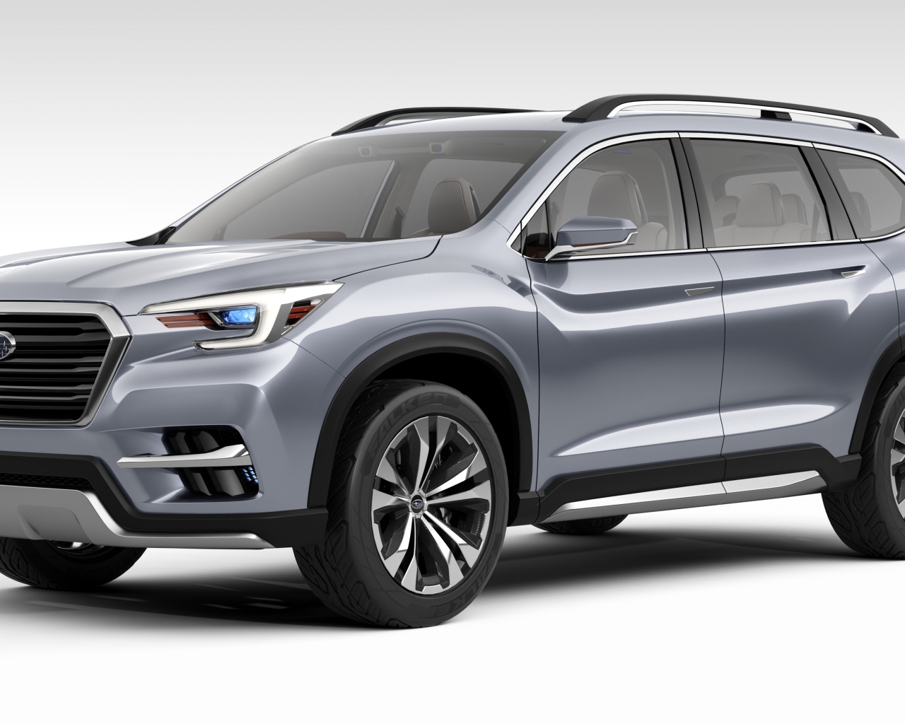 Серебристый внедорожник  Subaru Ascent, 2018 на белом фоне