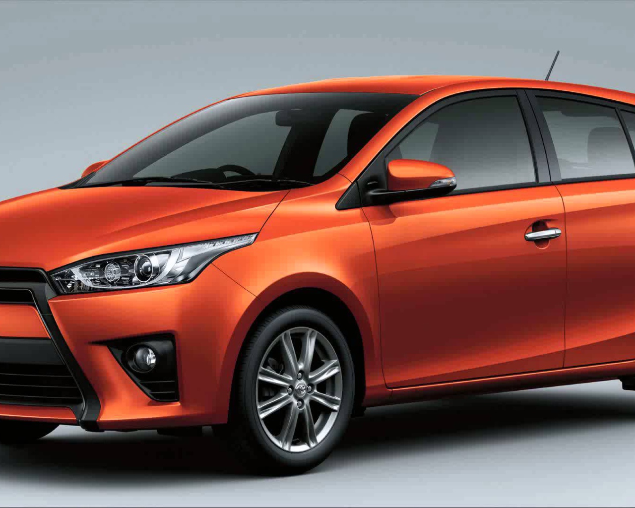 Toyota Yaris Hatchback модель 2017 года 