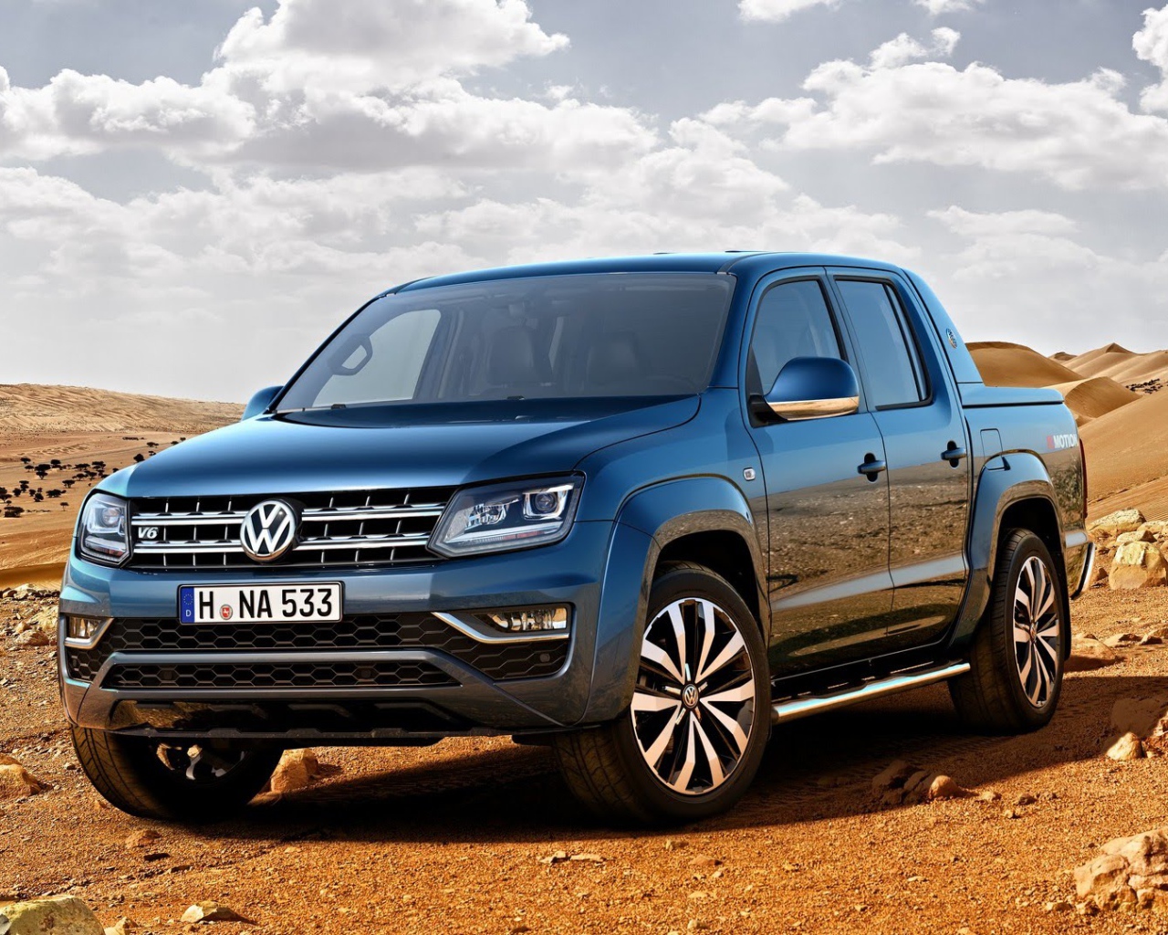 Пикап Volkswagen Amarok 2017 года в пустыни 
