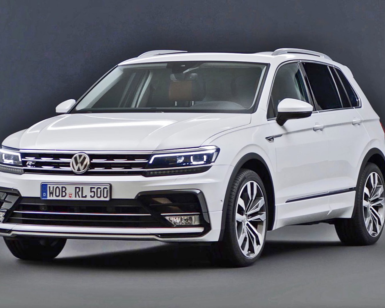 Белоснежный  Volkswagen Tiguan 2017 года 