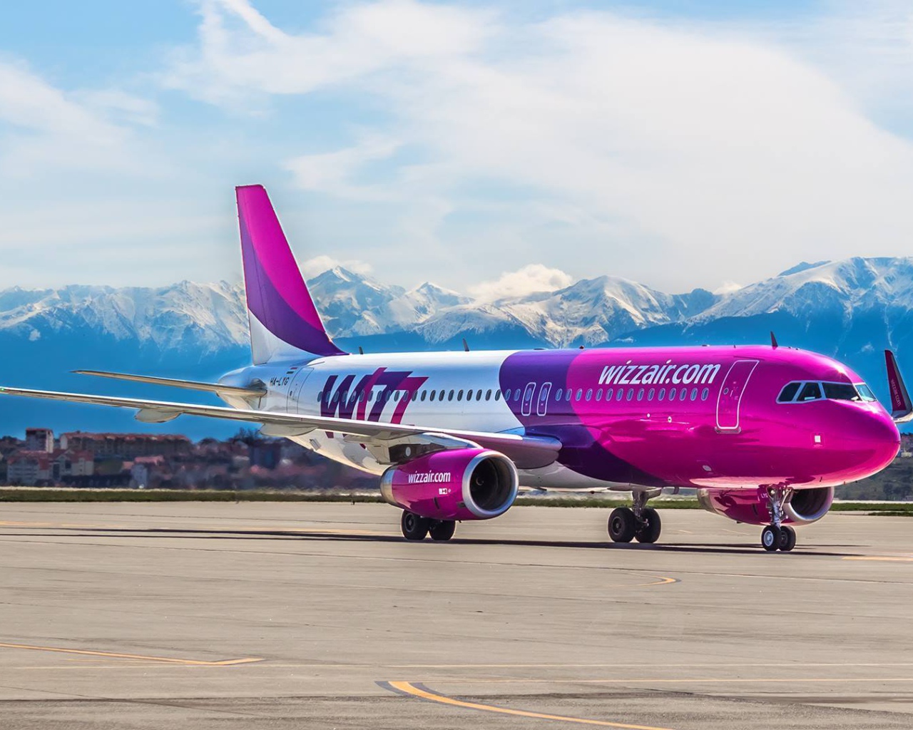 Airbus в румынском международном аэропорту Sibiu