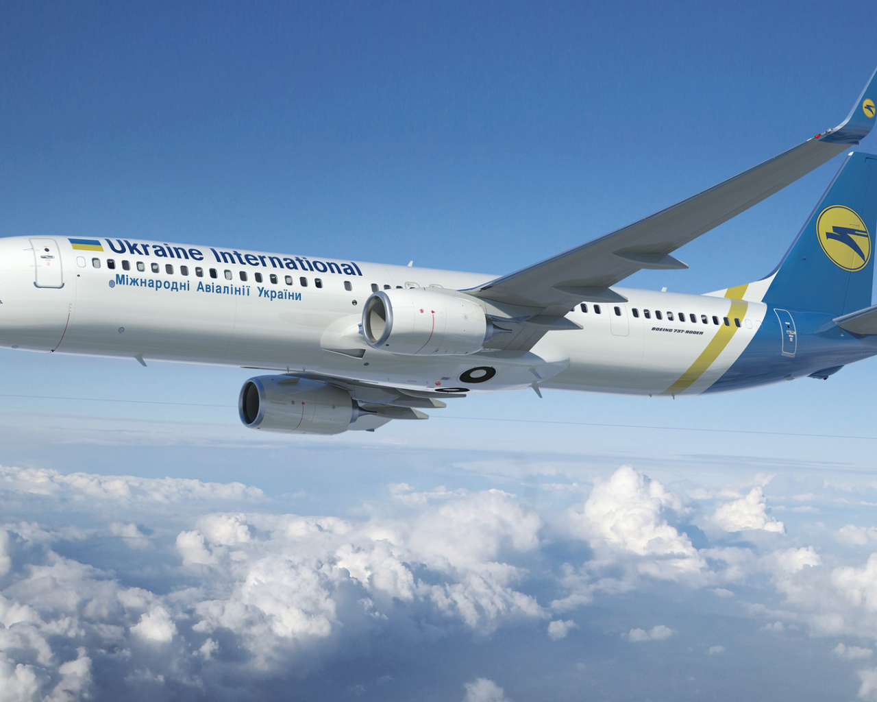 Boeing 737 авиакомпании МАУ в небе  