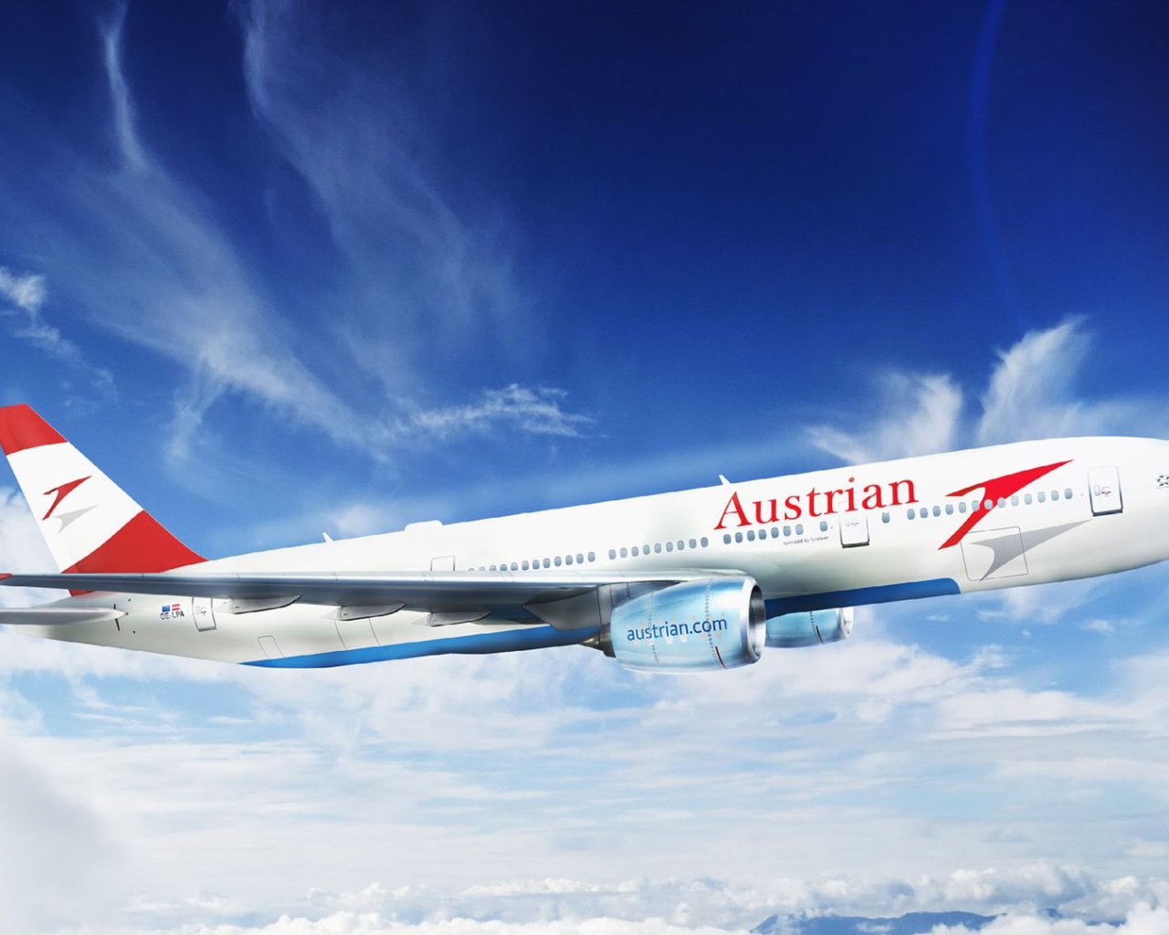 Embraer 195 авиакомпании Austrian Airlines на фоне неба