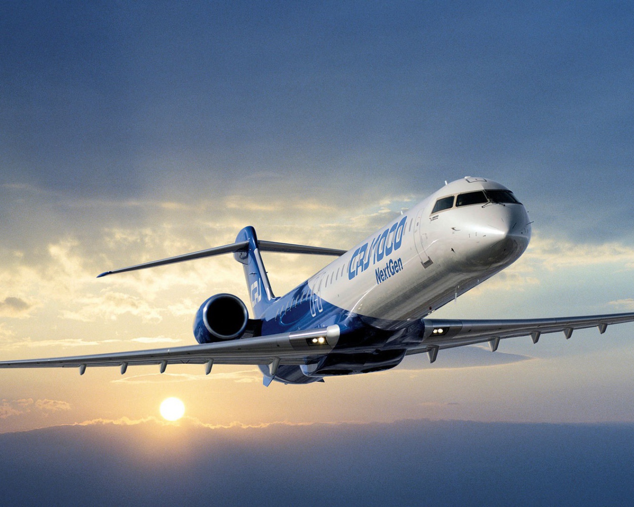 Региональный реактивный самолет Bombardier CRJ1000 