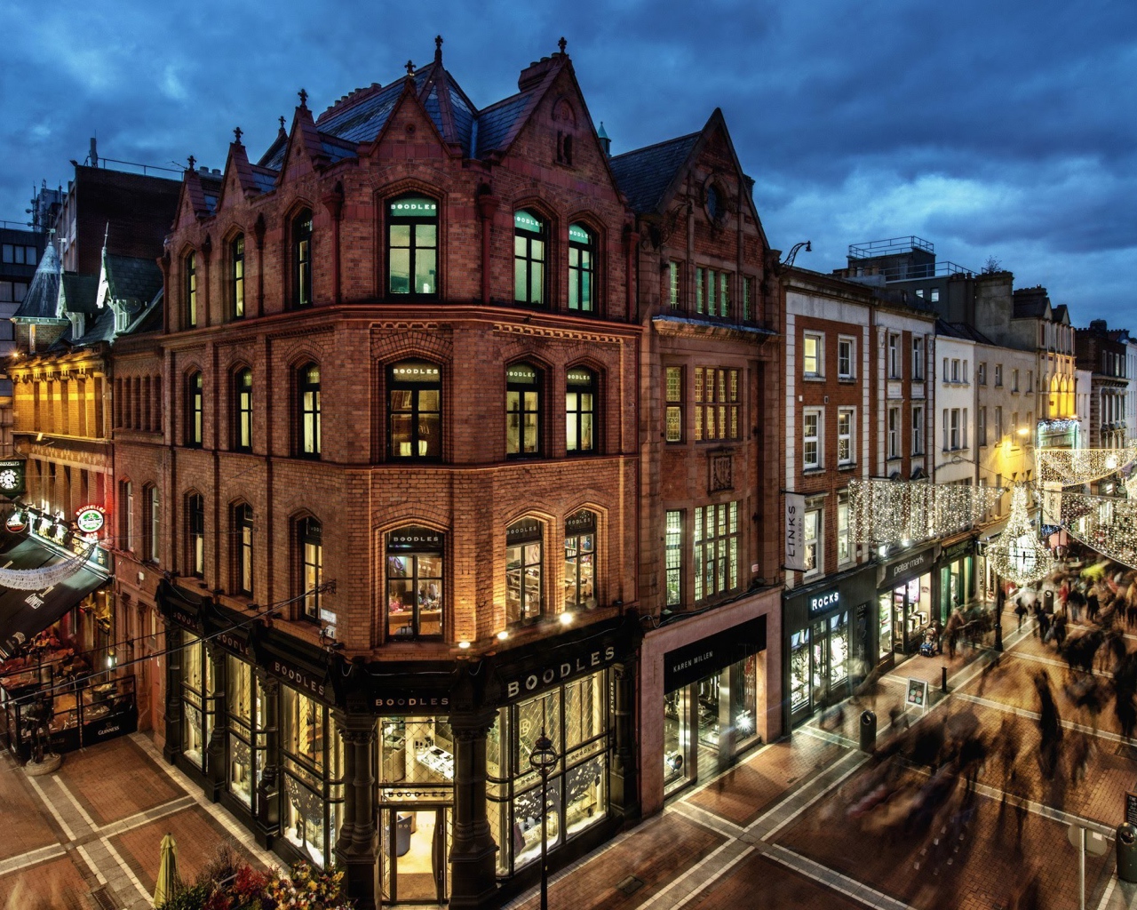 Старинное здание улица Графтон-стрит, Дублин. Ирландия  