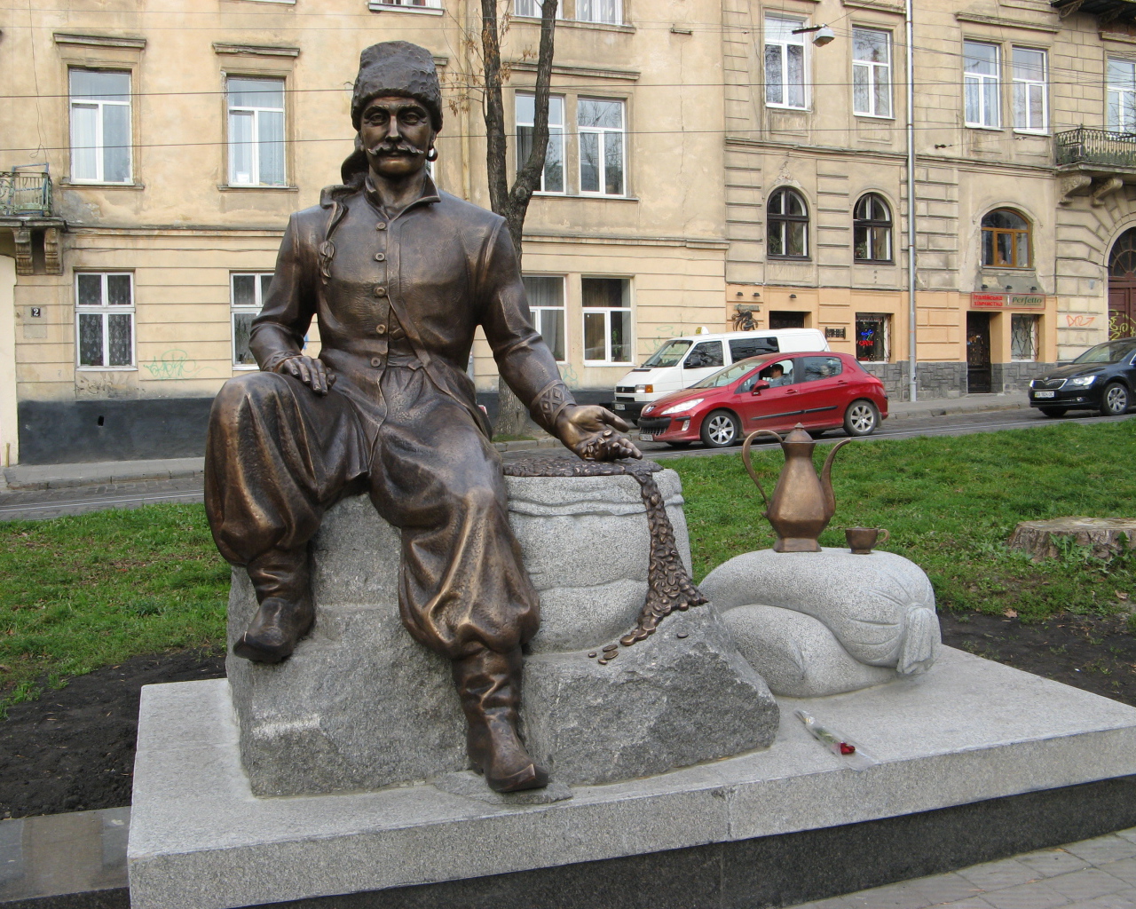 Памятник Юрию Кульчицкому город Львов